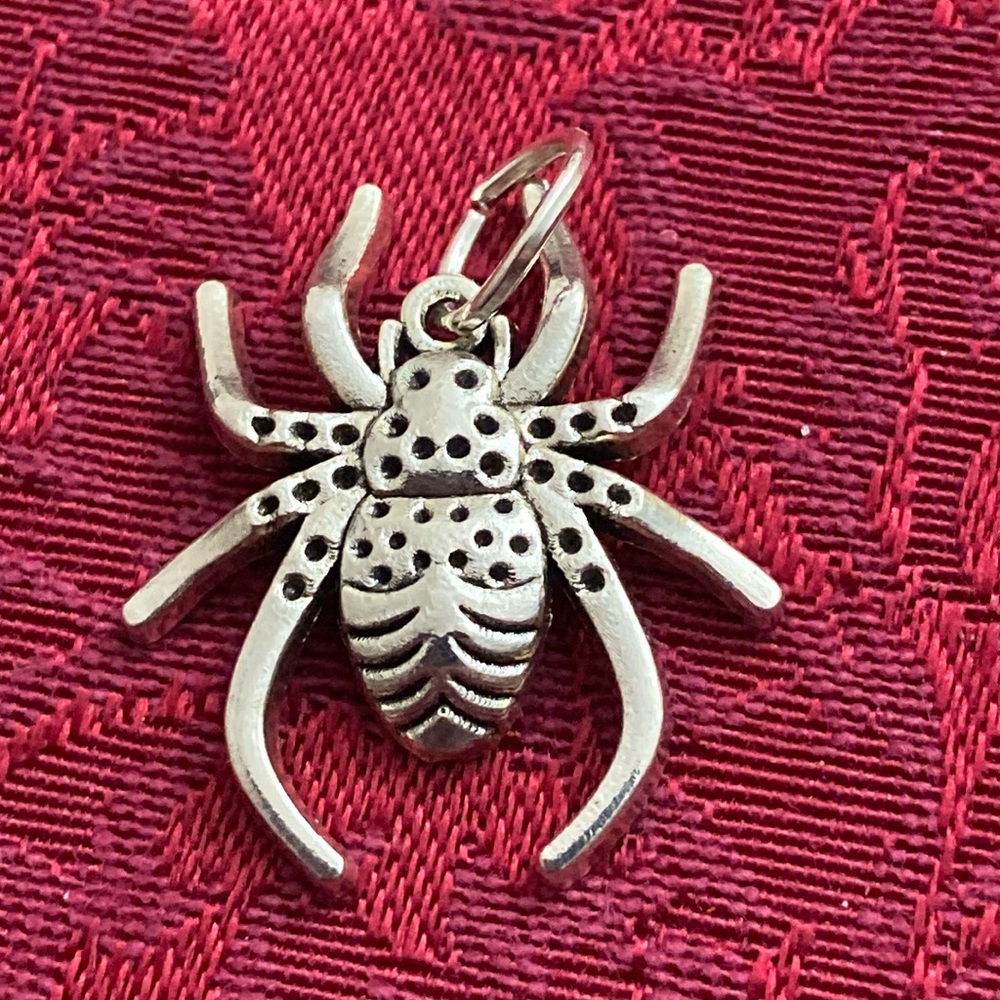 5/$10❤️❤️❤️NEW TIBETAN SILVER SPIDER CHARM PENDANT
